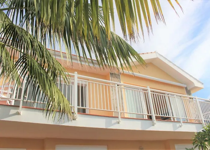 In Protected Space In Front Of The Sea Villa Los Realejos