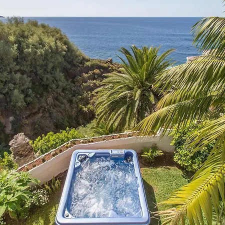Willa In Protected Space In Front Of The Sea Los Realejos