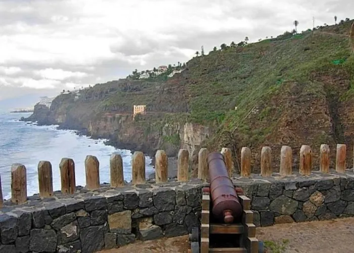 Willa In Protected Space In Front Of The Sea