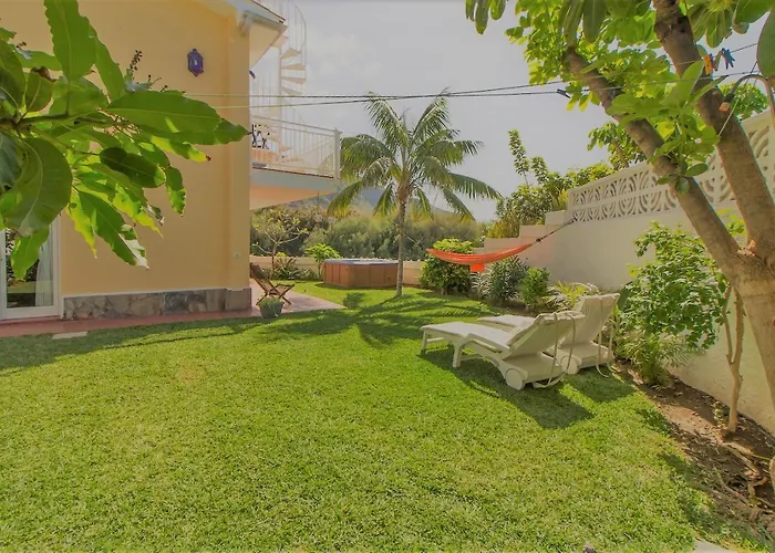 Willa In Protected Space In Front Of The Sea